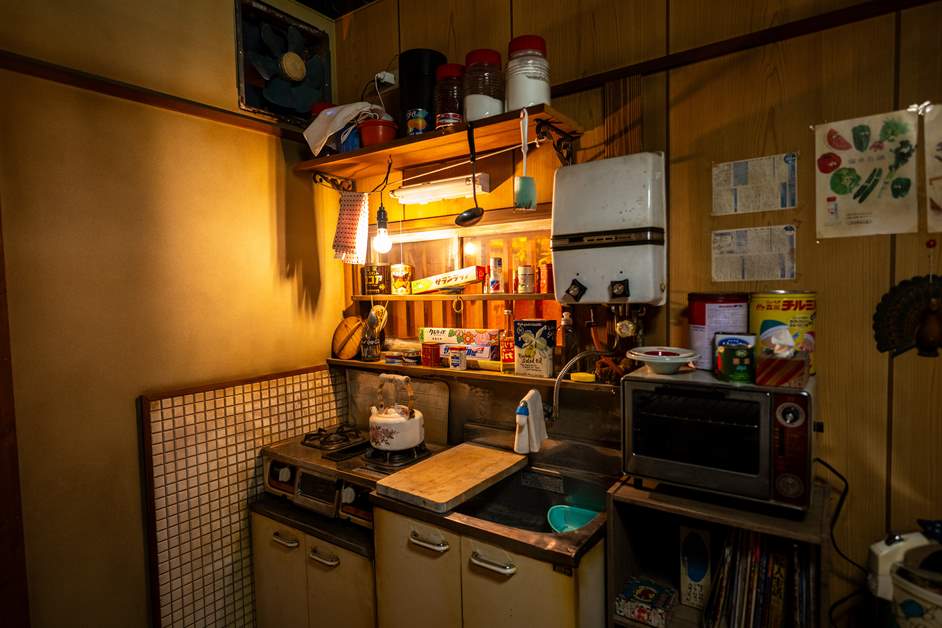 調味料や食品用ラップフィルムなども当時のまま