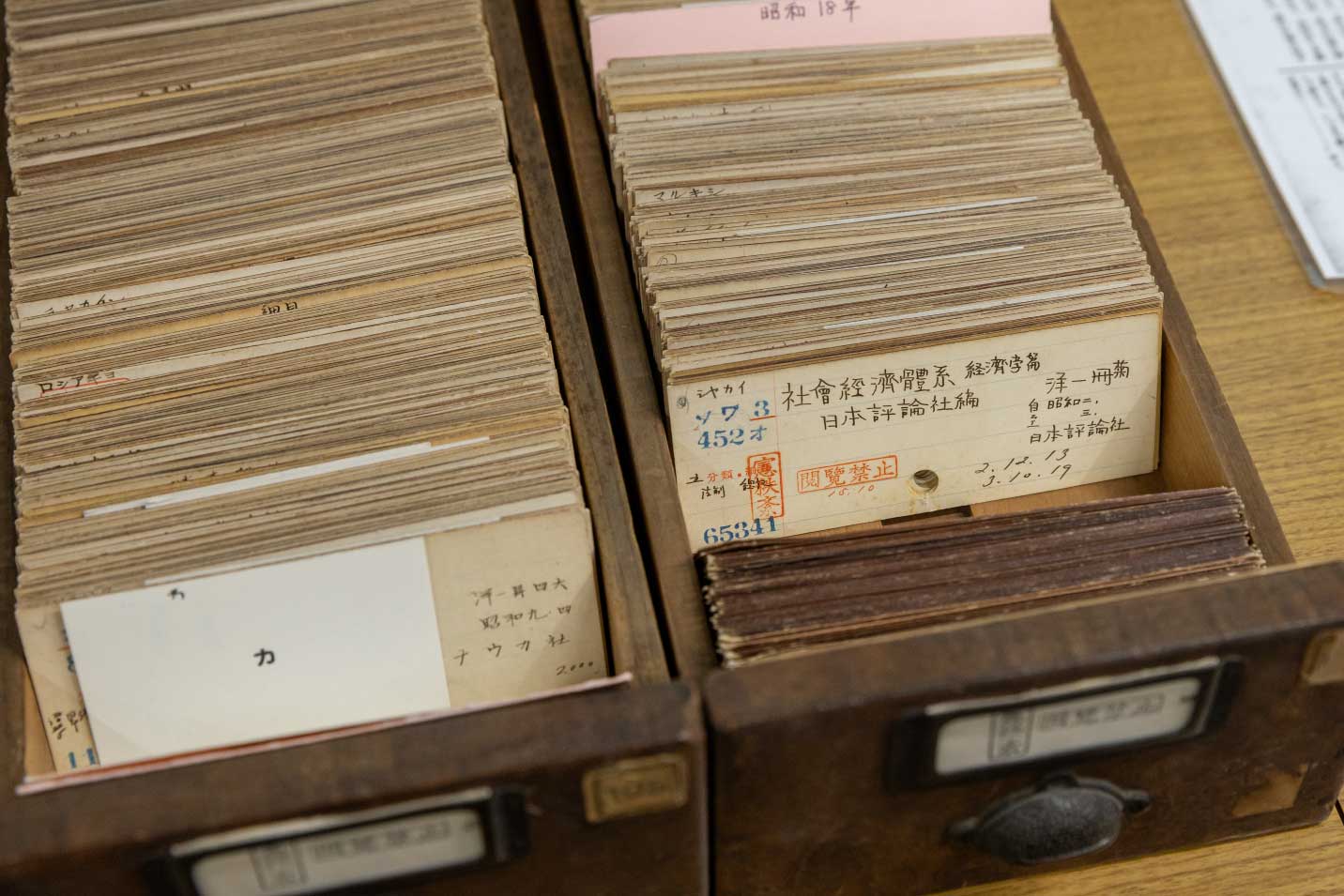 本を守り抜く、当時の図書館職員の思いに胸を打たれます