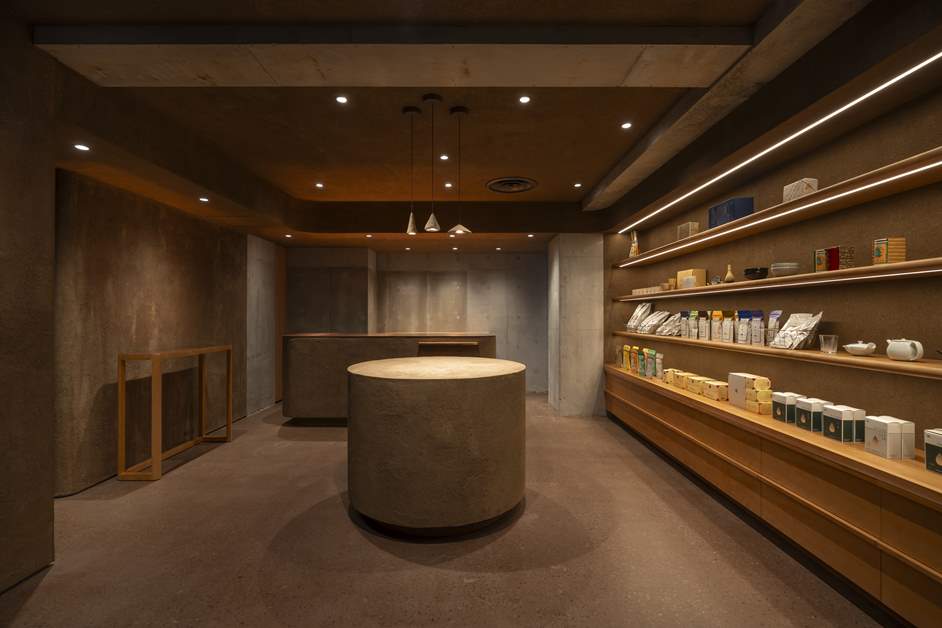 地中をイメージした売場空間