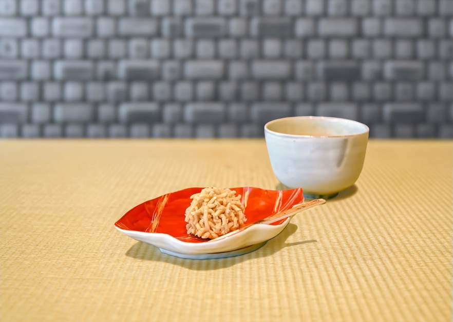 Toraya Tokyo Midtown Gallery: “Enjoying Time—An Exhibition of Ceramics by Contemporary Artists” (1/2)